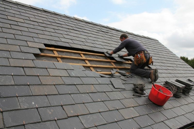 How Natural Slate Roof Repair Extends Roof Lifespan